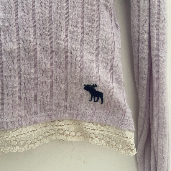 Lilac lace trim sweater - Picture 3 of 5